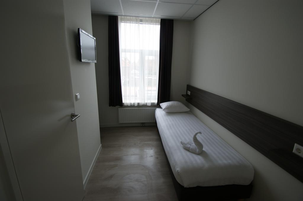 Hotel De Keizerskroon Amsterdam-Schiphol-Halfweg Exteriör bild