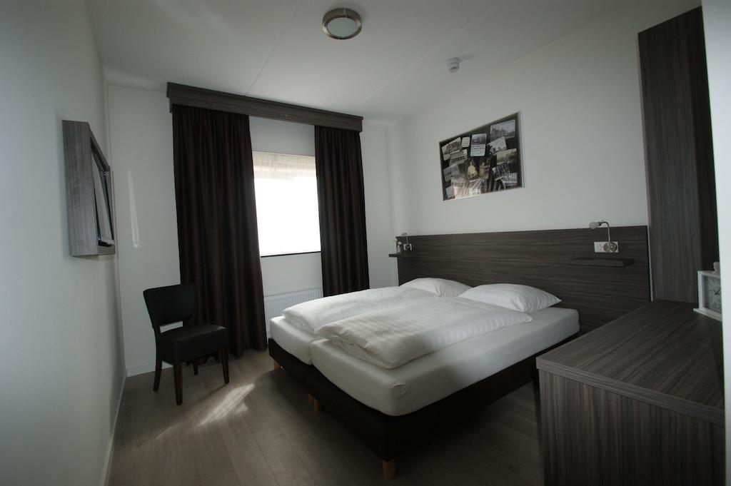 Hotel De Keizerskroon Amsterdam-Schiphol-Halfweg Rum bild